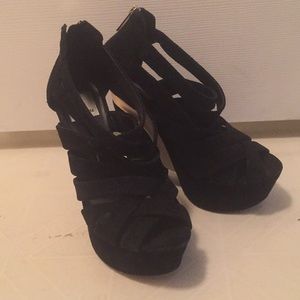 Dolce Vita Suede Black Platform